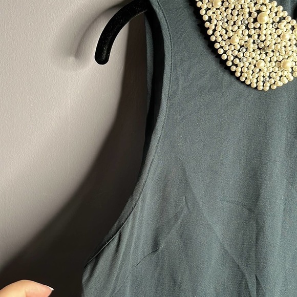 𝅺DIZZY Lizzy Gray Sleeveless Sheer Blouse Pearl Embellished Collar Size Medium - Picture 5 of 9